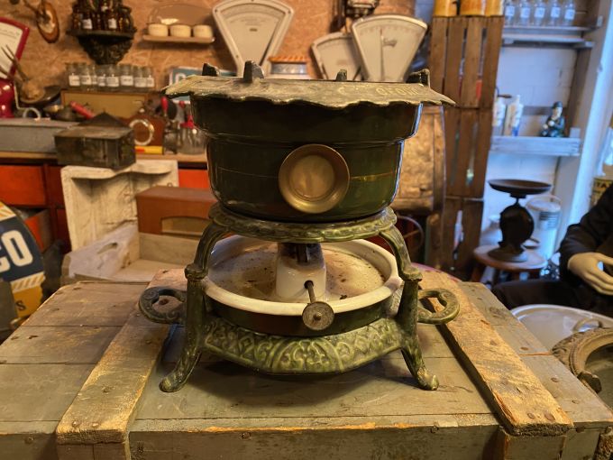 donkergroen emaille / gietijzer petroleumstel