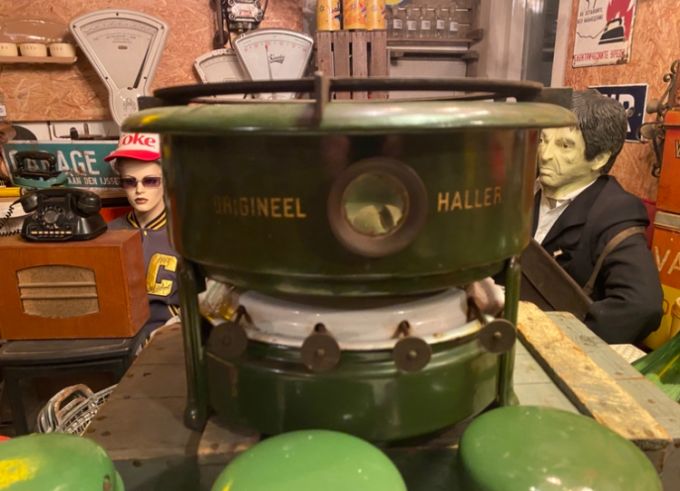 donkergroen petroleumstel