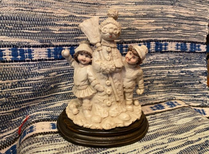 beeldje kinderen met snowman