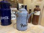 Grijsgewolkt emaille petroleumkan 2 liter